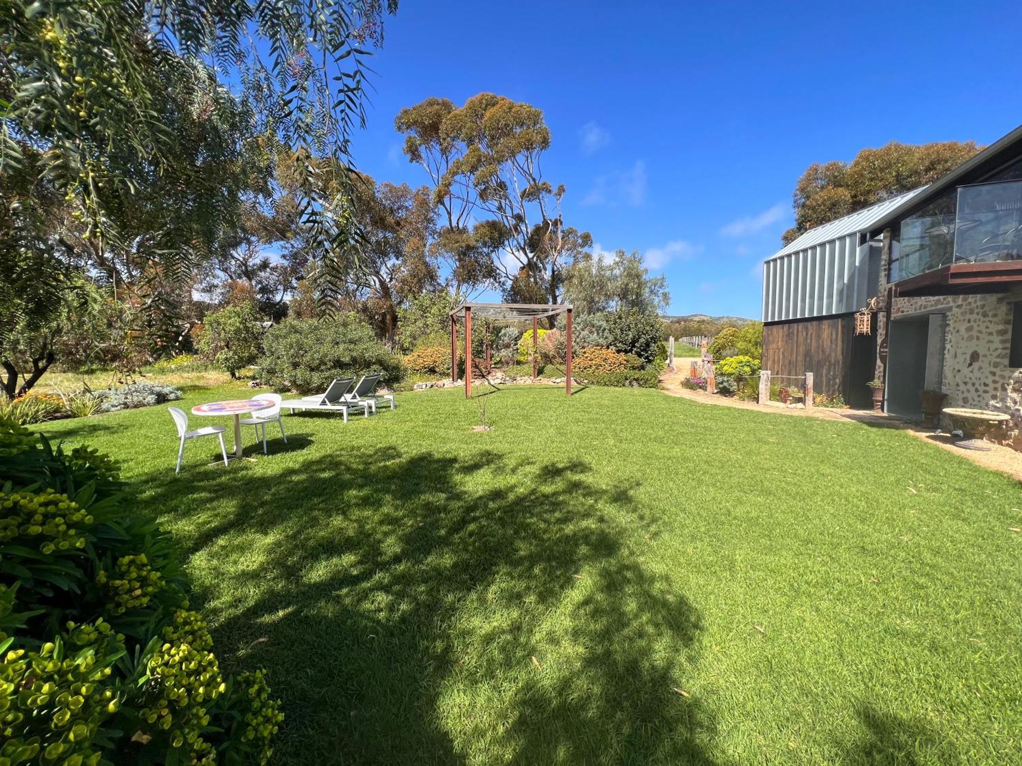 The Old Chaff Mill Organic Vineyard Retreat Bed and Breakfast Sellicks Hill Exteriör bild